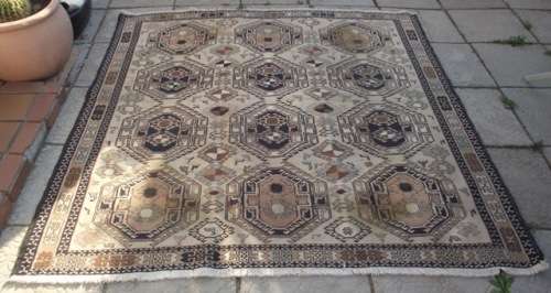 STUNNING HAND WOVEN PERSIAN RUG