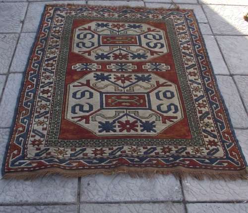 HAND WOVEN PERSIAN RUG