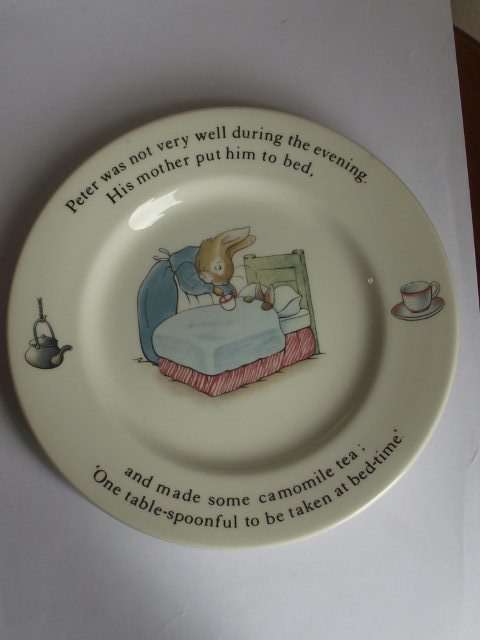 LOVELY VINTAGE PETER RABBIT WEDGWOOD PLATE