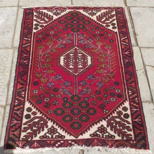 HAND WOVEN PERSIAN RUG