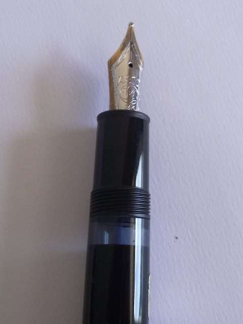 AMAZING VINTAGE MONTBLANC MEISTERSTUCK NO: 146 FOUNTAIN PEN WITH 14CT GOLD NIB