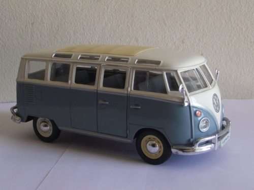 MAISTO DIECAST VOLKSWAGEN VAN "SAMBA" (1/25)