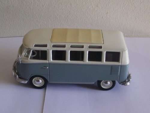 MAISTO DIECAST VOLKSWAGEN VAN "SAMBA" (1/25)