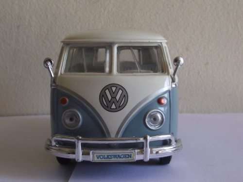 MAISTO DIECAST VOLKSWAGEN VAN "SAMBA" (1/25)