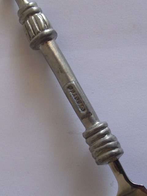 CARROL BOYES FISH/BUTTER KNIFE
