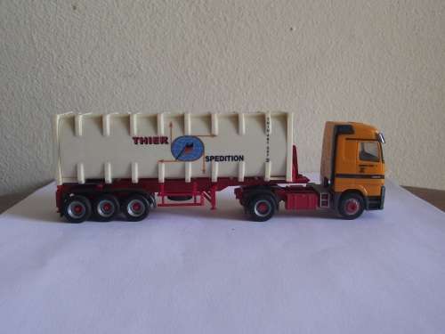 Herpa Mercedes Benz Actros LH Bulk Container Semi Scale Ho 1:87 scale - Their is Number 481507