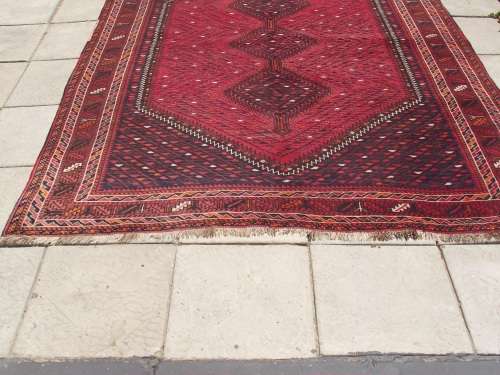 STUNNING LARGE HAND WOVEN PERSIAN CARPET  ( IRAN )