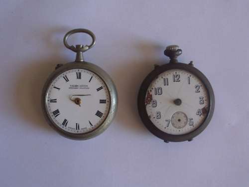2 X VINTAGE MECHANICAL POCKET WATCHES FOR SPARES AND REPAIRS