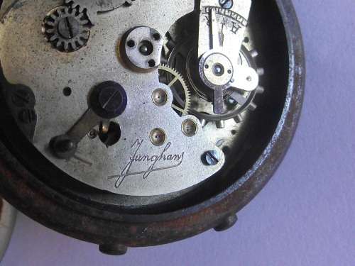 2 X VINTAGE MECHANICAL POCKET WATCHES FOR SPARES AND REPAIRS
