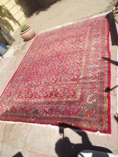 STUNNING LARGE HAND WOVEN PERSIAN CARPET