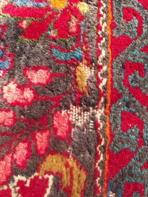 STUNNING LARGE HAND WOVEN PERSIAN CARPET
