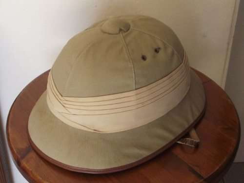 VINTAGE RHODESIAN PITH HELMET LABELLED & MADE BY SUN SHADE INDUSTRIES BULAWAYO-SIZE 62 cm.