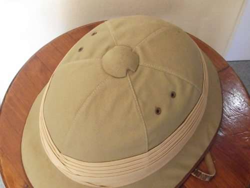 VINTAGE RHODESIAN PITH HELMET LABELLED & MADE BY SUN SHADE INDUSTRIES BULAWAYO-SIZE 62 cm.