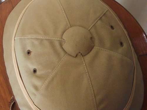 VINTAGE RHODESIAN PITH HELMET LABELLED & MADE BY SUN SHADE INDUSTRIES BULAWAYO-SIZE 62 cm.