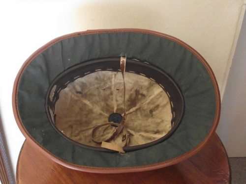 VINTAGE RHODESIAN PITH HELMET LABELLED & MADE BY SUN SHADE INDUSTRIES BULAWAYO-SIZE 62 cm.