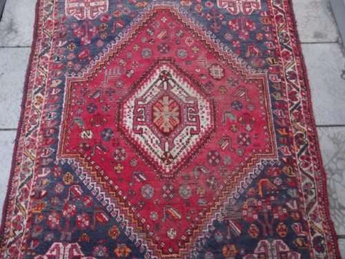LOVELY VINTAGE HAND WOVEN PERSIAN CARPET