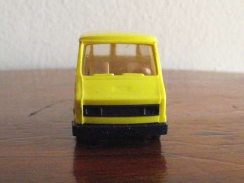 PRALINE HO SCALE FIAT 242