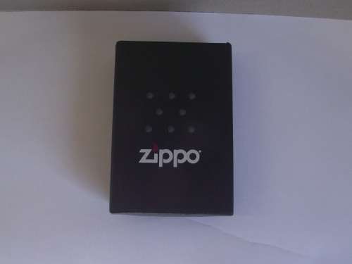 AUTHENTIC ZIPPO BRUSHED CHROME IN ORIGINAL PACKAGING