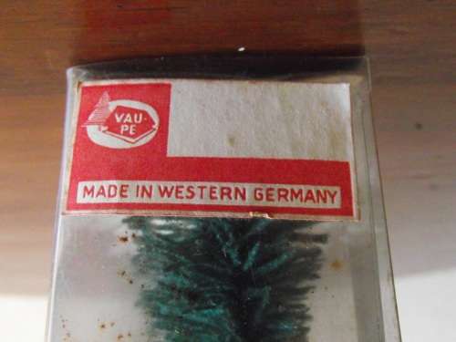 6 X HO SCALE PINE TREES