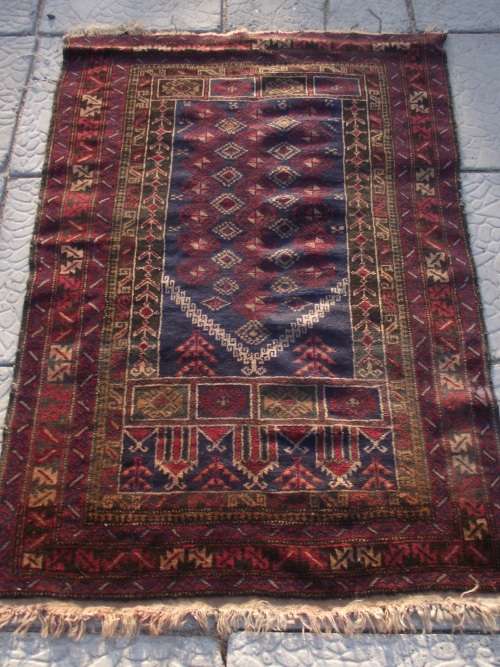 HAND WOVEN PERSIAN RUG