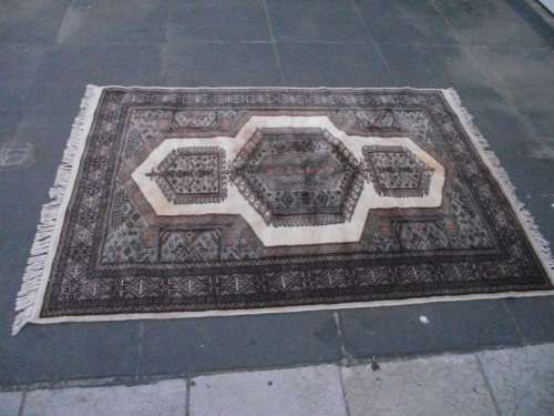STUNNING HAND WOVEN PERSIAN CARPET