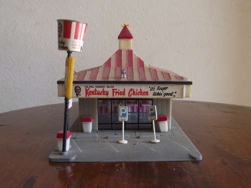 HO SCALE KENTUCKY FRIED CHICKEN --- DETAILED