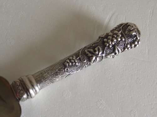 LOVELY STERLING SILVER HANDLED CAKE LIFTER