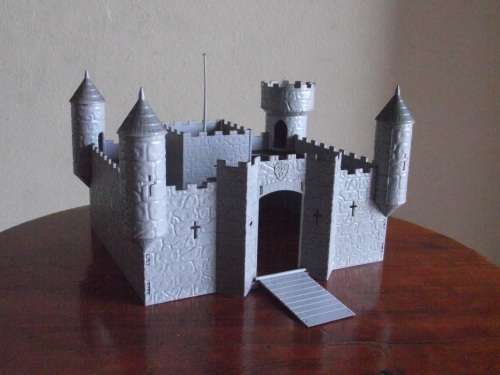 HO SCALE CASTLE