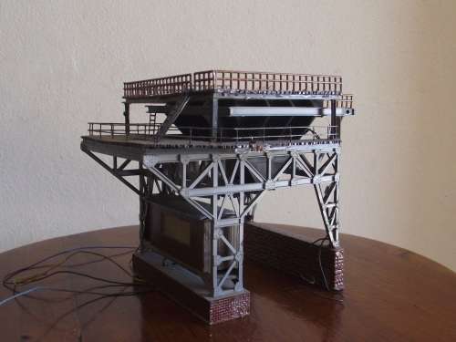 HO SCALE CRANE AND COAL LOADER