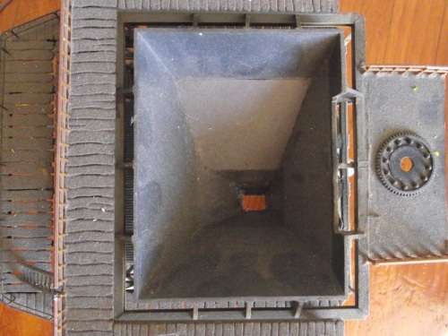 HO SCALE CRANE AND COAL LOADER