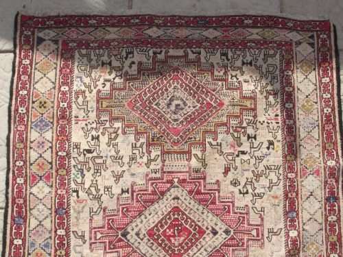 HAND WOVEN PERSIAN CARPET