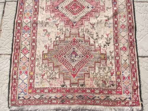 HAND WOVEN PERSIAN CARPET