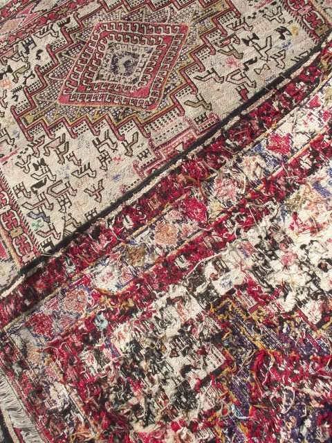 HAND WOVEN PERSIAN CARPET
