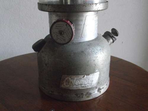 Vintage Coleman Model 339 kerosene pressure lantern
