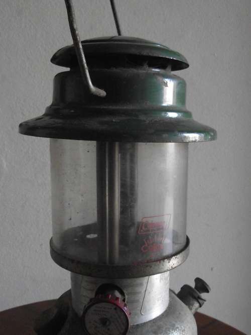 Vintage Coleman Model 339 kerosene pressure lantern