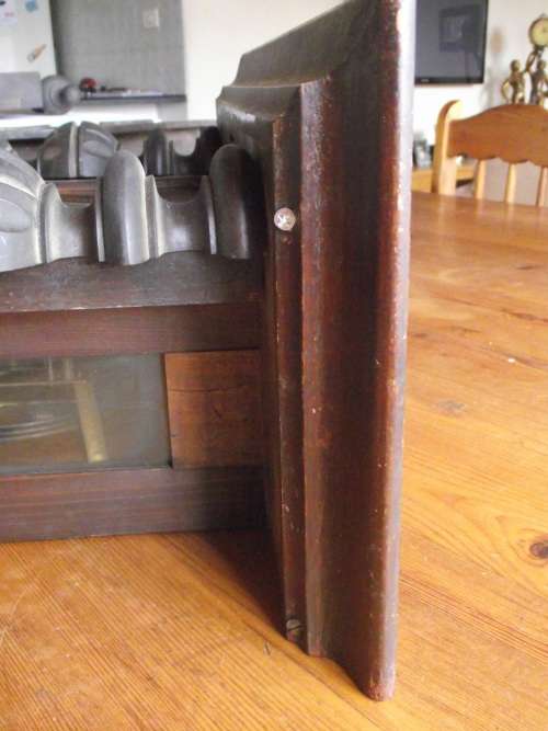 Beautiful Antique Early 1900s German / Vienna Chiming Wall Clock with Key.