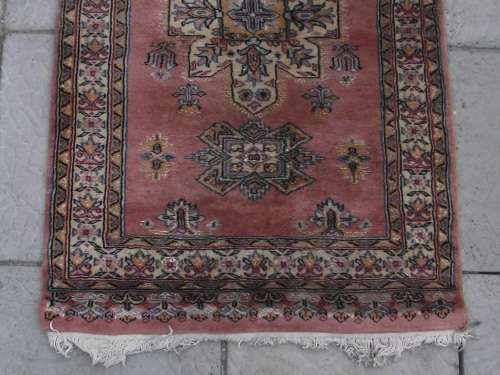 HAND WOVEN PERSIAN RUG