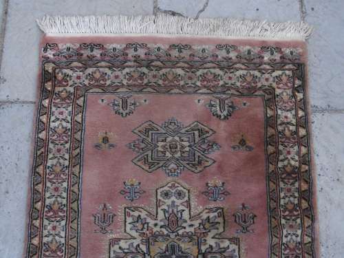 HAND WOVEN PERSIAN RUG