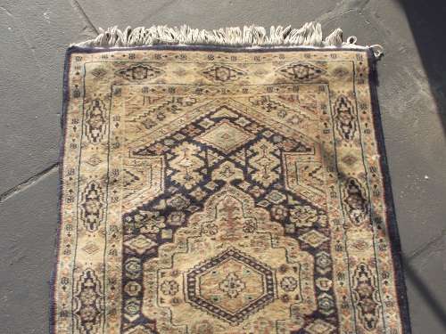 HAND WOVEN PERSIAN RUG