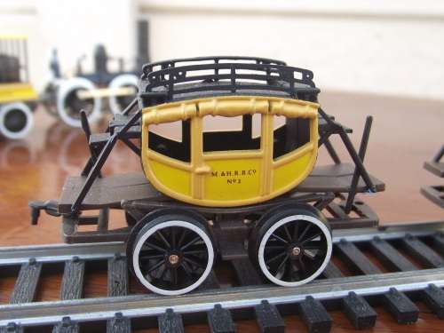 Bachmann H0 - 41-500/43-1045 - 2 X Passenger carriages, Steam locomotive with tender - DeWitt Clinto