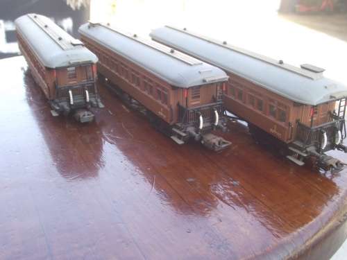 ELECTROGEN HO SCALE ILLUMINATED COACHES