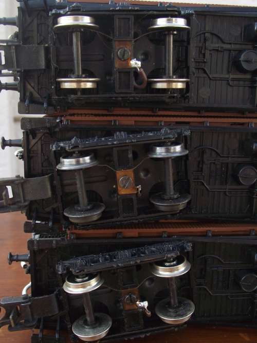 ELECTROGEN HO SCALE ILLUMINATED COACHES