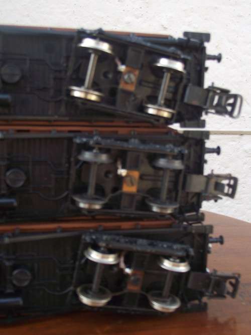 ELECTROGEN HO SCALE ILLUMINATED COACHES