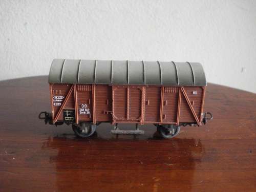 MARKLIN CLOSED WAGGON