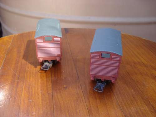 2 X LIMA HO SCALE EXPLOSIVE WAGONS