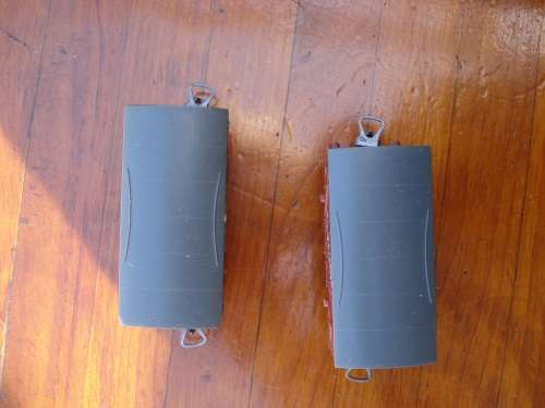 2 X LIMA HO SCALE EXPLOSIVE WAGONS