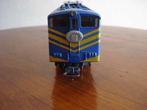 LIMA HO SCALE BLUE TRAIN AND 2 COACHES
