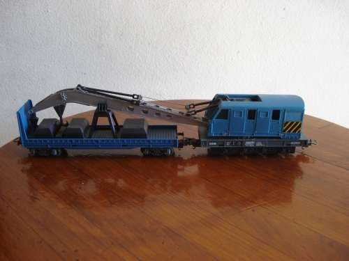 LIMA HO SCALE SNCF BREAKDOWN CRANE WITH FLAT CAR
