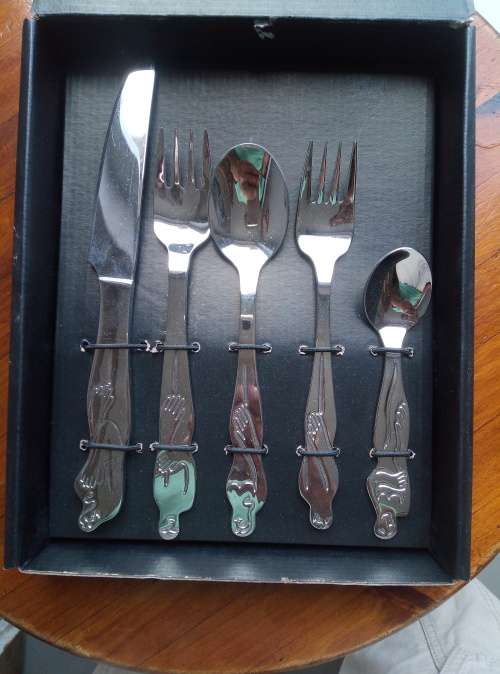 CARROL BOYES SKETCHBOOK 5 PLACE SETTING