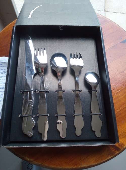 CARROL BOYES SKETCHBOOK 5 PLACE SETTING